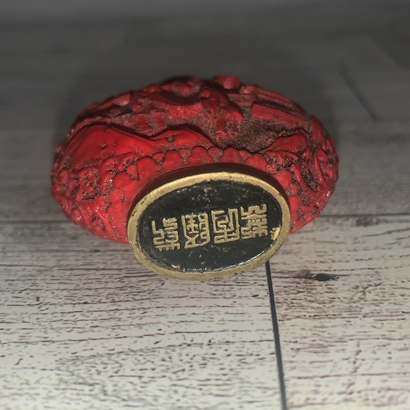 Antique  Chinese Snuff Red Cinnabar Resin Bottle signed bottom / missing top - Picture 4 of 5